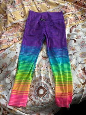 K-DEER Rainbow Stripe Active Leggings - Purple & Multicolor size M NWOT